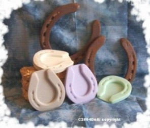 Sculpted Horseshoe